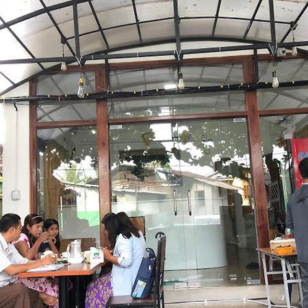 The Lodge Yangon Poshtel ภายนอก รูปภาพ