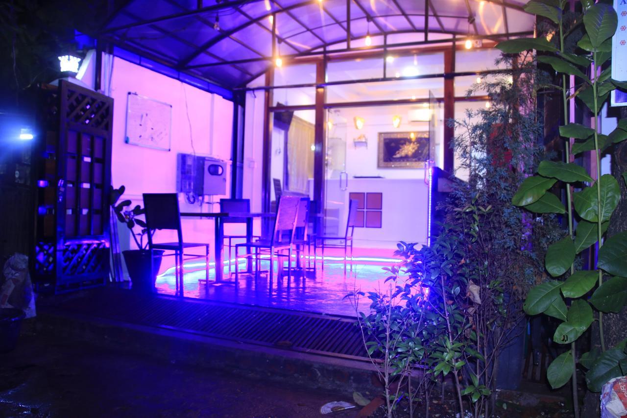 The Lodge Yangon Poshtel ภายนอก รูปภาพ