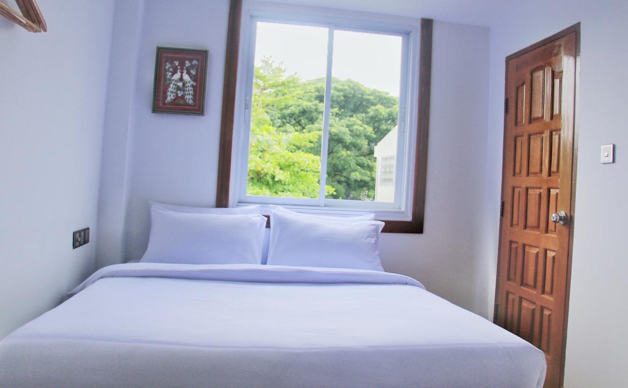 The Lodge Yangon Poshtel ภายนอก รูปภาพ