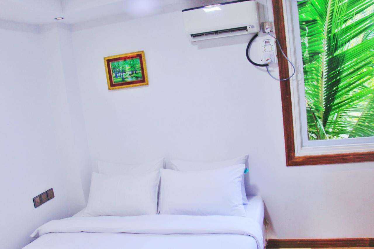The Lodge Yangon Poshtel ภายนอก รูปภาพ