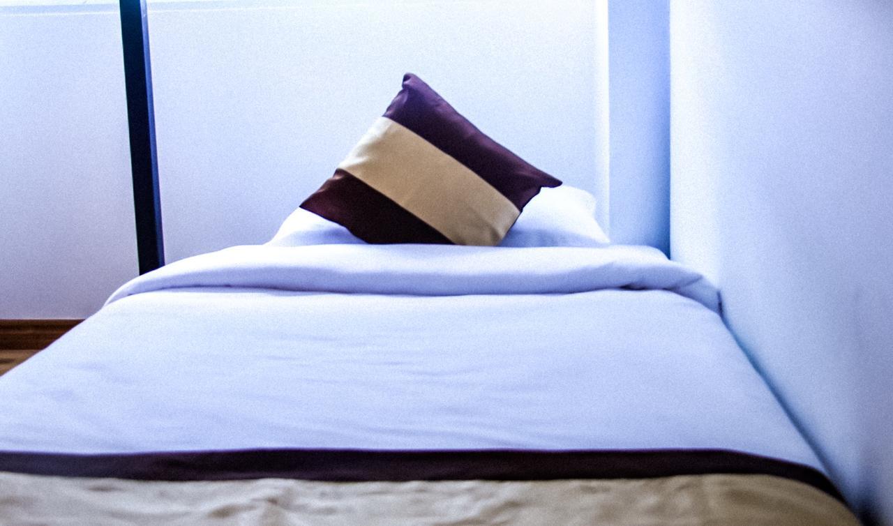 The Lodge Yangon Poshtel ภายนอก รูปภาพ