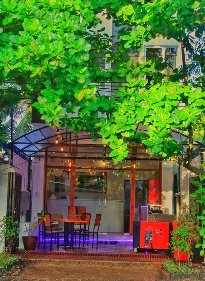 The Lodge Yangon Poshtel ภายนอก รูปภาพ