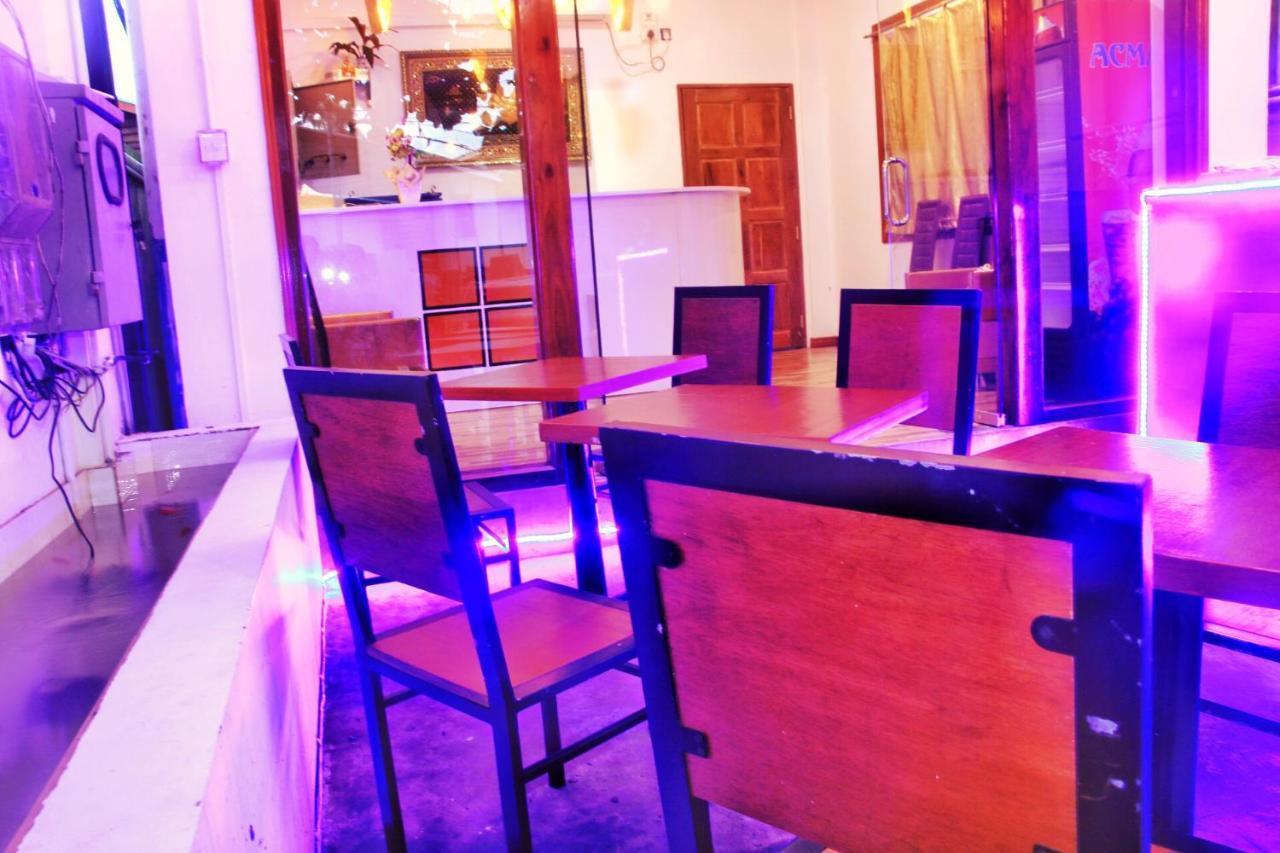 The Lodge Yangon Poshtel ภายนอก รูปภาพ