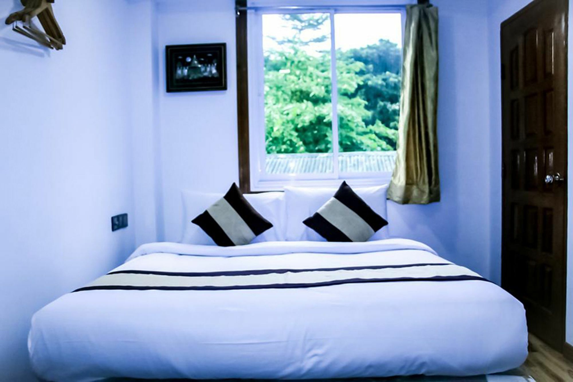 The Lodge Yangon Poshtel ภายนอก รูปภาพ